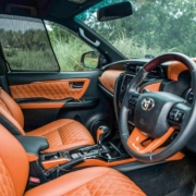 Modifikasi Jok Kulit Mobil